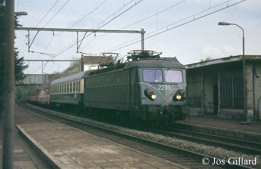 02.2233 .gr . DB+I6-Jeuk . 04-05-82.1.jpg