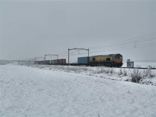 R4C 66020 met containertrein te Ddr-Kilweg (Small).jpg