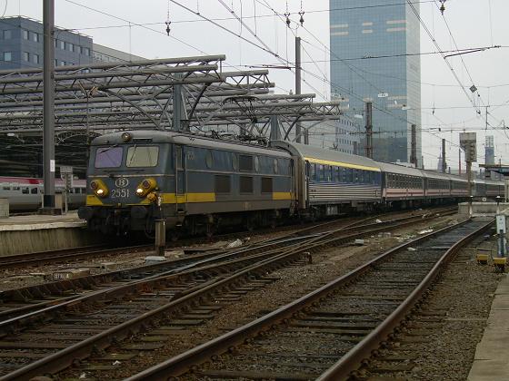de 2551 met de bergland opweg naar rotterdam
