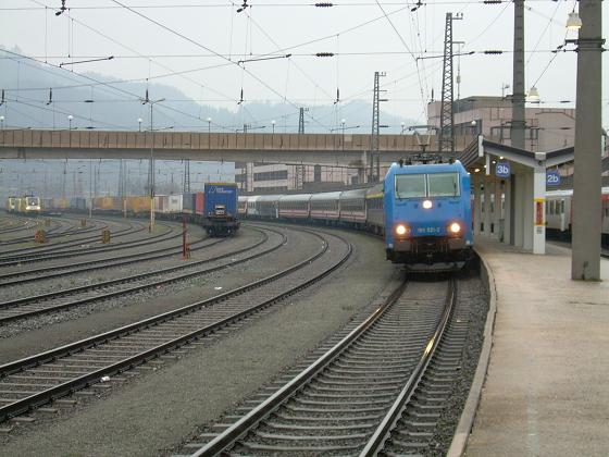 185 521 2 met de bergland aan de haak in kufstein opweg naar innsbruck en zalm el see of zoiets