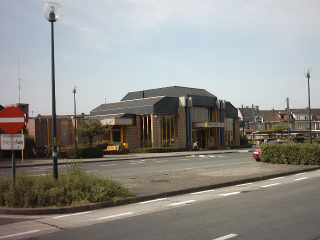 Stationsgebouw (27/06/2005)