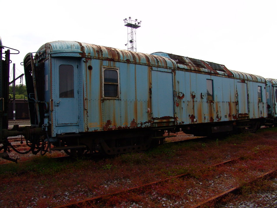 77022 Pw-Ds 18m (51 88 92-66 910-4).JPG