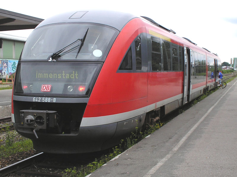 Treinstel reeks 642 van de DB in Sonthofen (Allgäu)