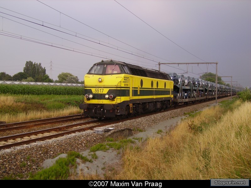 De troef van mijn collectie, 5517 rijd van Genk naar Sloe of Vlissingen (NL) (Deze foto is eigelijk toevallig door mijn broer gemaakt, hij is nl een vliegtuigspotter)