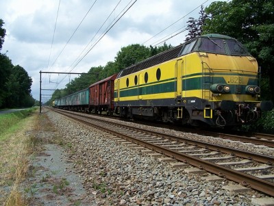 Hier rijdt de 6291 op kop van de sproeitrein uit Essen.