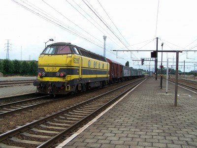 Hier is de sproeitrein rangereingen uit aan het voeren om zich zijn vaste plaats te parkeren. De 6291 werd hier vervangen door de 6295, wellicht moet de 6291 nog éérst getankt worden.