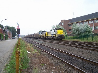 2 HLR 77ers op kop van de ertstrein Budel (NL)-Antwerpen-Lillo.