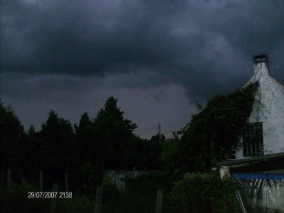 En nog een goed onweer op ons dak gekregen 's avonds, maar mijn tent is tegen alles bestand (H)