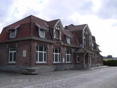 Het station van Ollignies, waar er wel nog spoor aanwezig is EN gebruikt wordt door Infrabel.