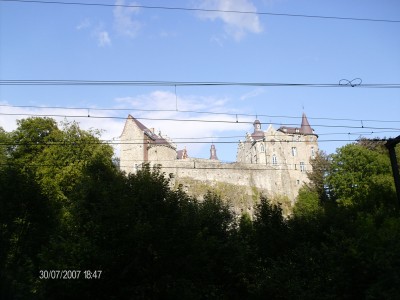 Het kasteel van Spy. Rara, waar ligt de spoorlijn? :-p