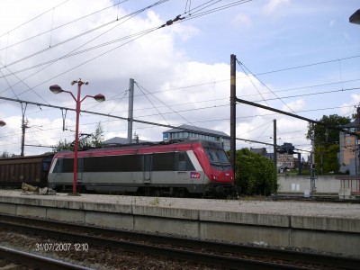 SNCF 36011 met een cargo richting Kinkempois!