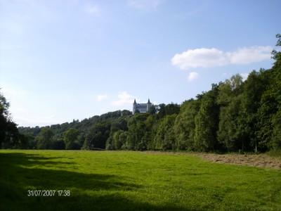 Het bekende kasteel van Ciergnon, waar tijdens de regeringsonderhandelingen vele &quot;Non's&quot; gevallen zijn. :-p