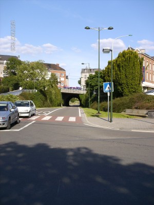 De oude spoorwegtunnel onder het stadscentrum, nu door het wegverkeer gerecupereerd.