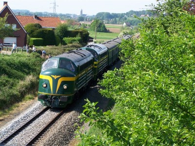 Etikhove (Maarkedal), aan de horizon de Walburgakerk te Oudenaarde