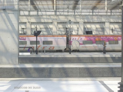 Het Frans TGV-meetrijtuig in Marne (of Charles de Gaulle). Iris 320, een naam die afgeleid is van het logo van Brussel, en zijn Vmax.