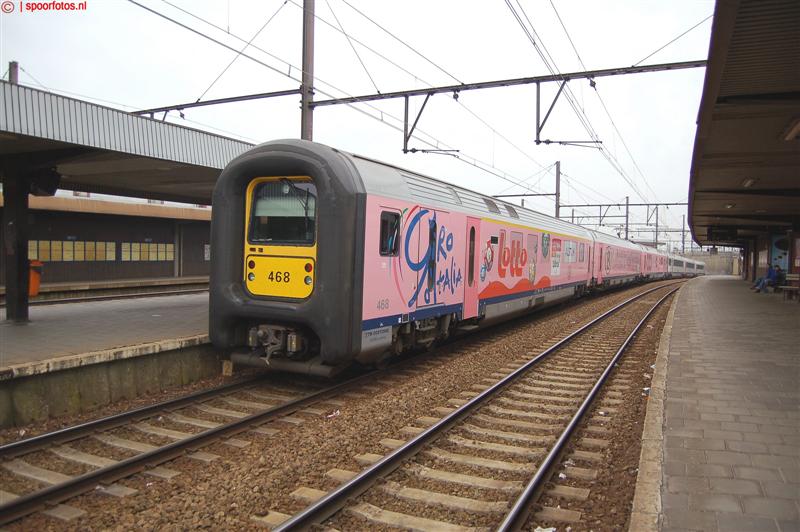 NMBS.duikbril.453+468.verlaten.hier.Antwerpen-Berchem (Medium).jpg