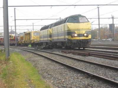 vernieuwingstrein P93 vertrek vanuit station aarschot deel 2 009.jpg