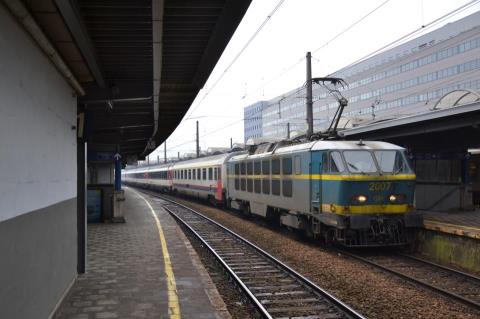 HLE 2007 met INT 97 te brussel-zuid 15/02/2013