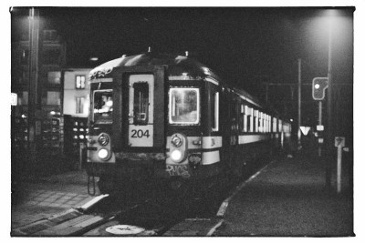204, als L5769 het station van Ciney buitenrijdend, met als finale bestemming Libramont - L5871 - Arlon, op 08-11-2013.