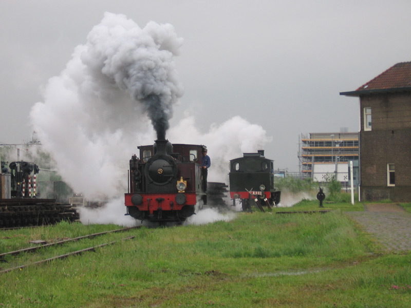 Loc nummer 3 &amp;quot;Bison&amp;quot; op de grote shuif op spoor 4. Loc nummer 2 &amp;quot;Borsele&amp;quot; volgt