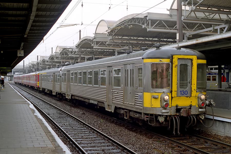 Inox stel 130 te Brussel Zuid op 1 juli 1999
