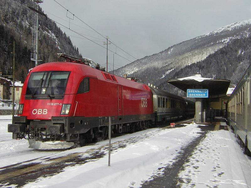 loc 1116-227-3 is juist het station van brenner aangekomen