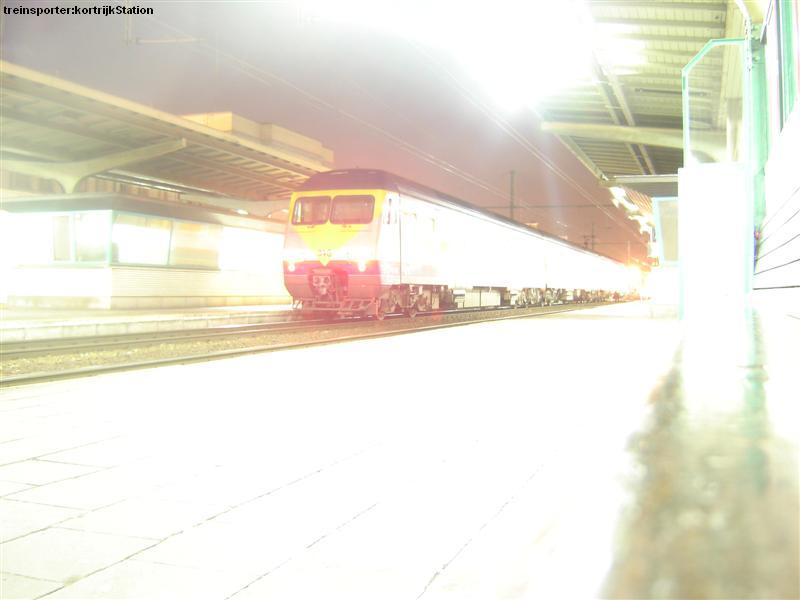 break in kortrijk station, net iets te overbelicht, maar vind het nog steeds mooi