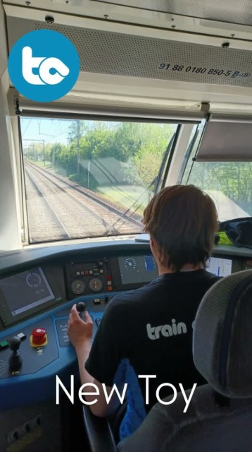 ezgif-frame-001 (1).jpg